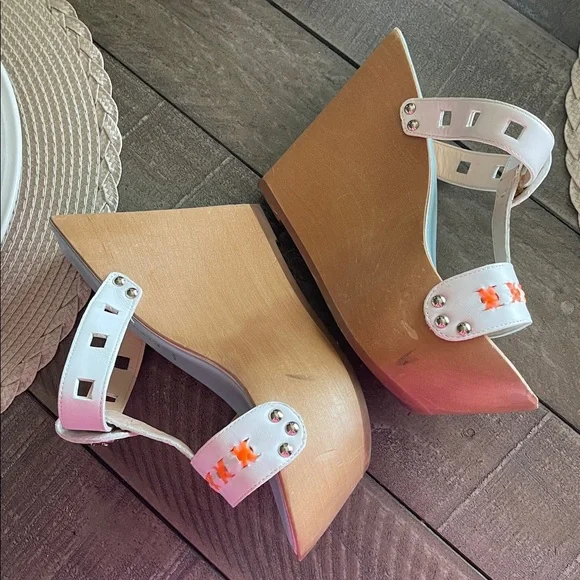 Versace Beige Leather Wood Platform Wedge - Picture 8 of 10